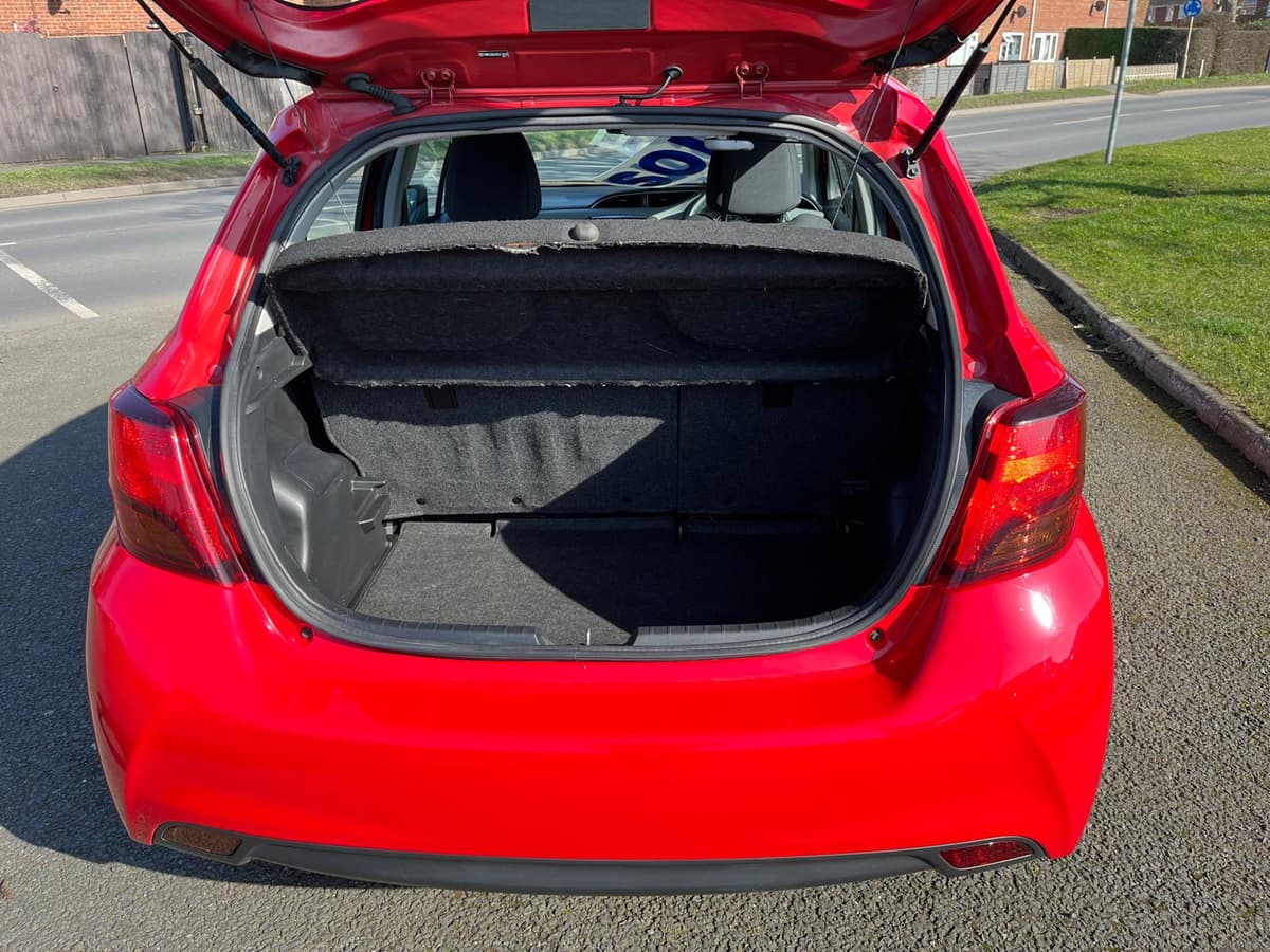 2015 Toyota Yaris Icon VVT-I - Image 9