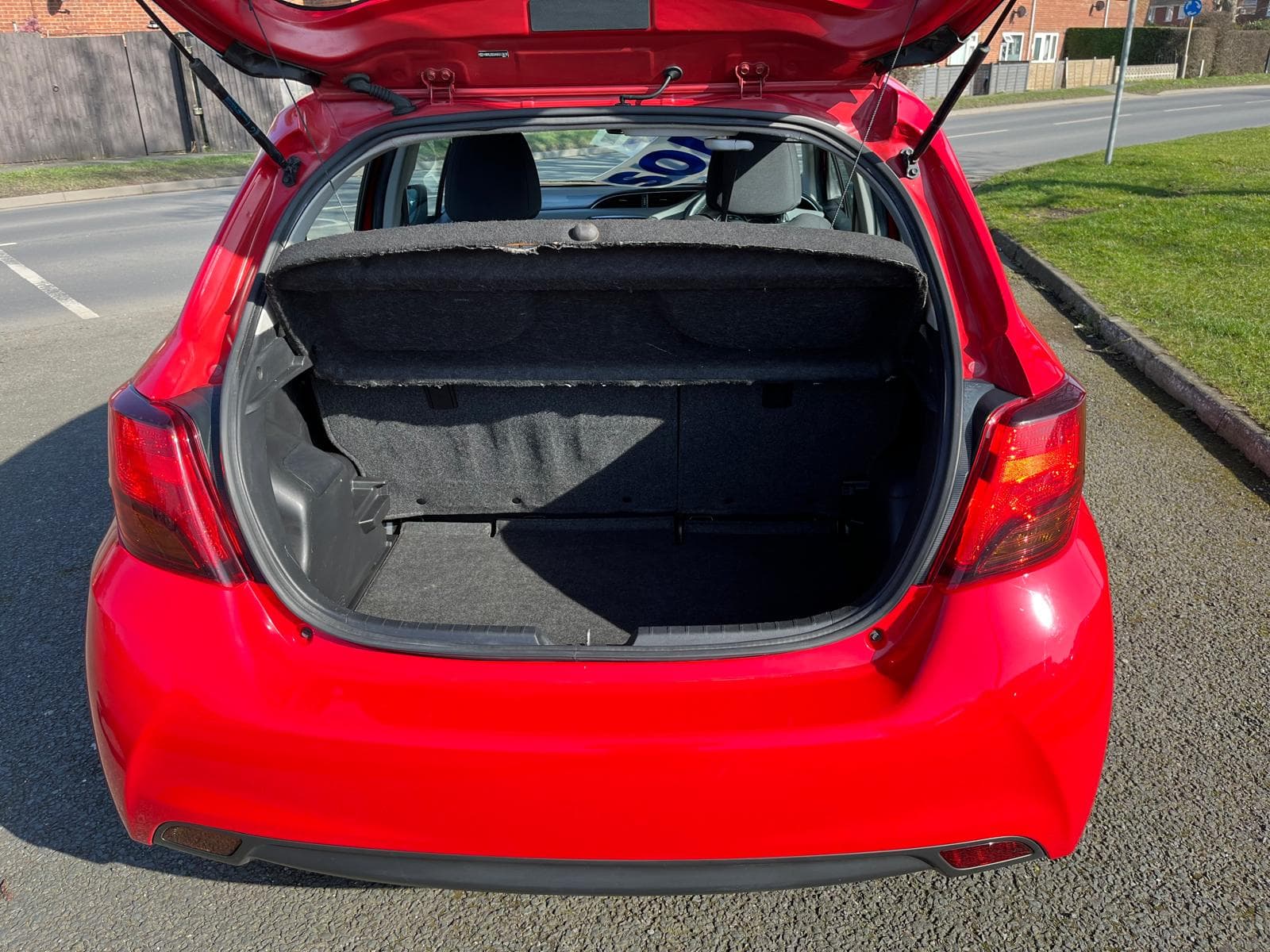 Toyota Yaris Icon VVT-I - Image 9