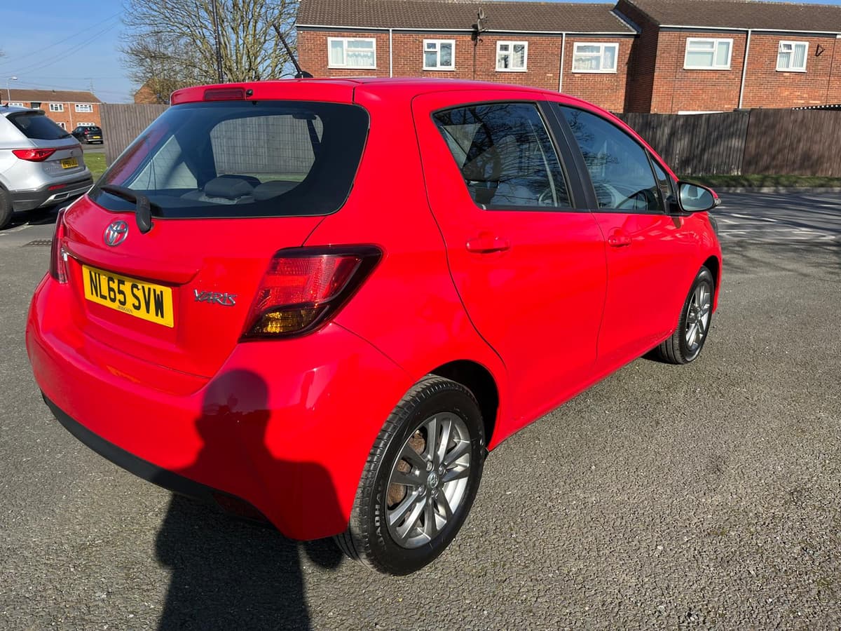 2015 Toyota Yaris Icon VVT-I - Image 14