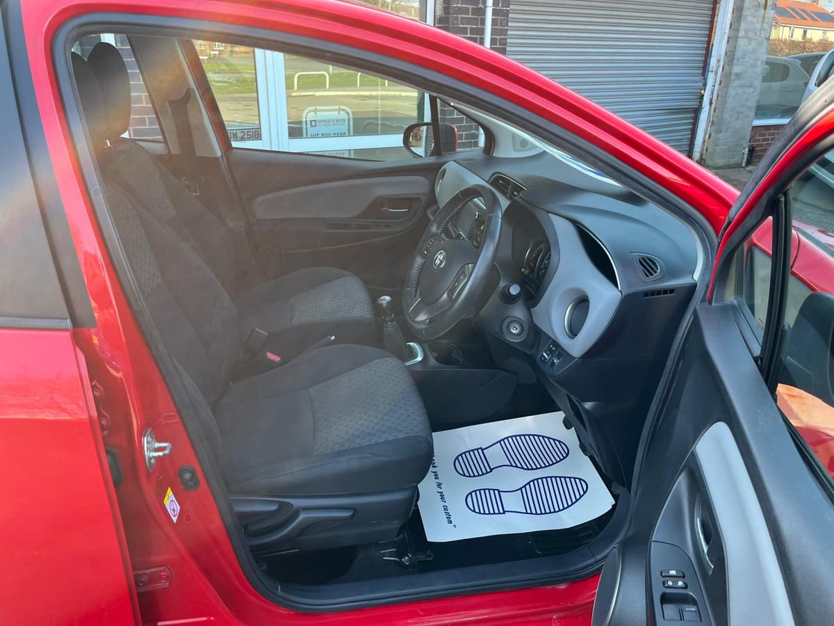 2015 Toyota Yaris Icon VVT-I - Image 20