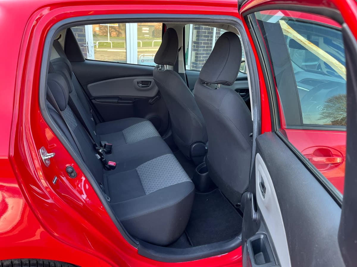 2015 Toyota Yaris Icon VVT-I - Image 21