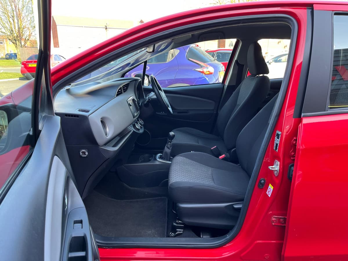 2015 Toyota Yaris Icon VVT-I - Image 23