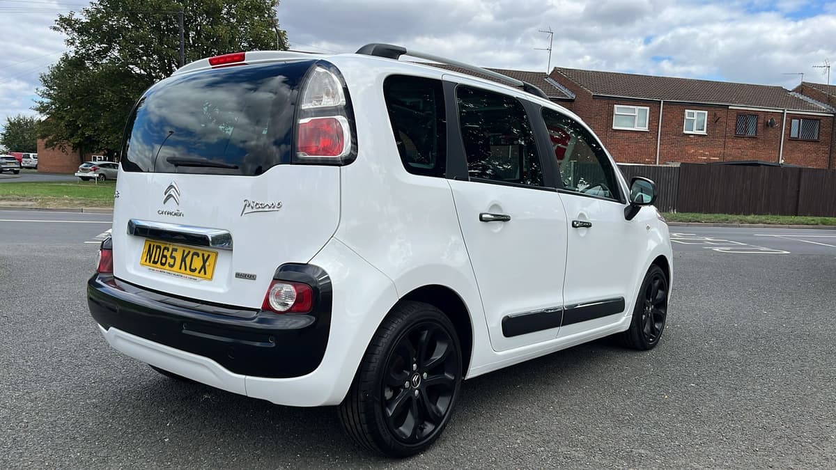 2015 Citroen C3 Picasso Platinum PureTech - Image 12