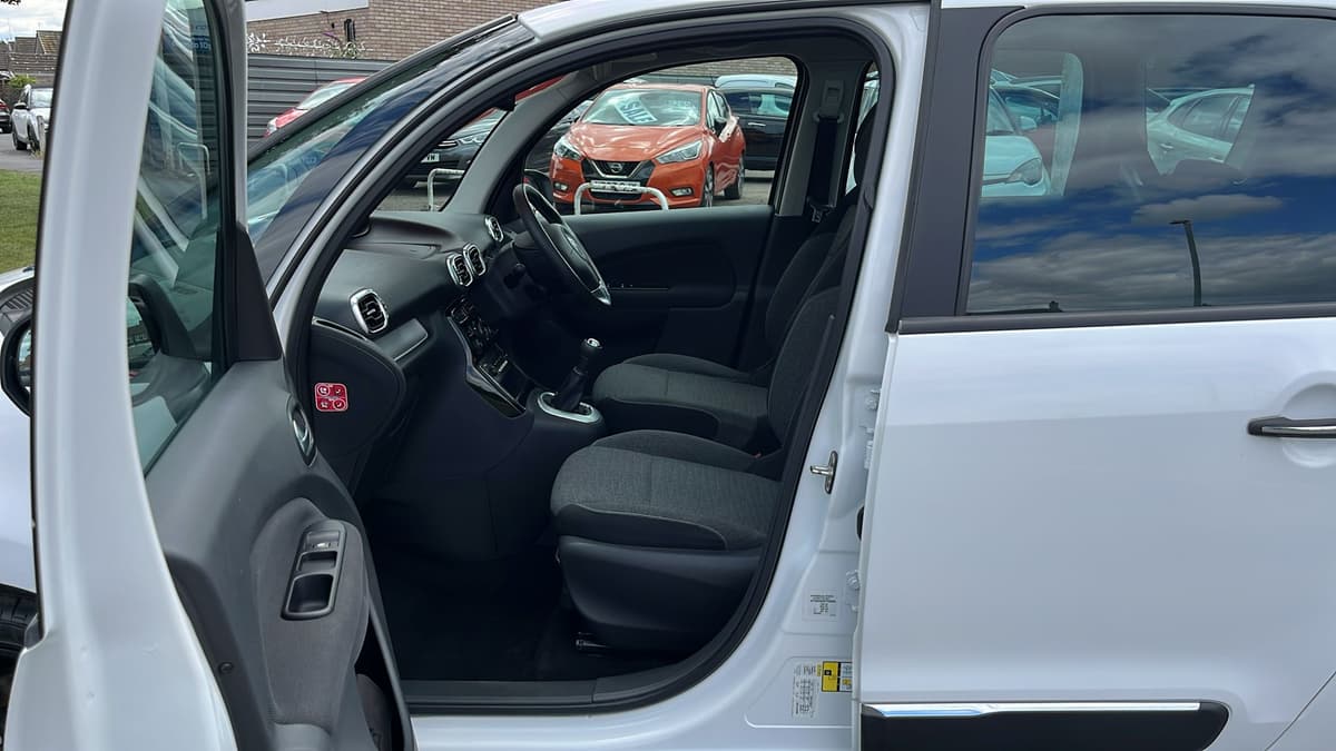 2015 Citroen C3 Picasso Platinum PureTech - Image 19