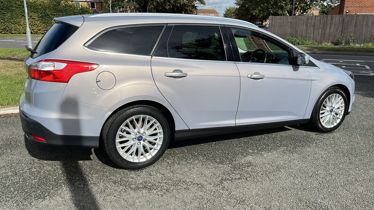 2012 Ford Focus Zetec TDCI Auto - Image 11