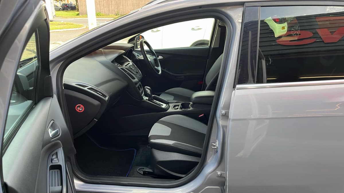 2012 Ford Focus Zetec TDCI Auto - Image 23