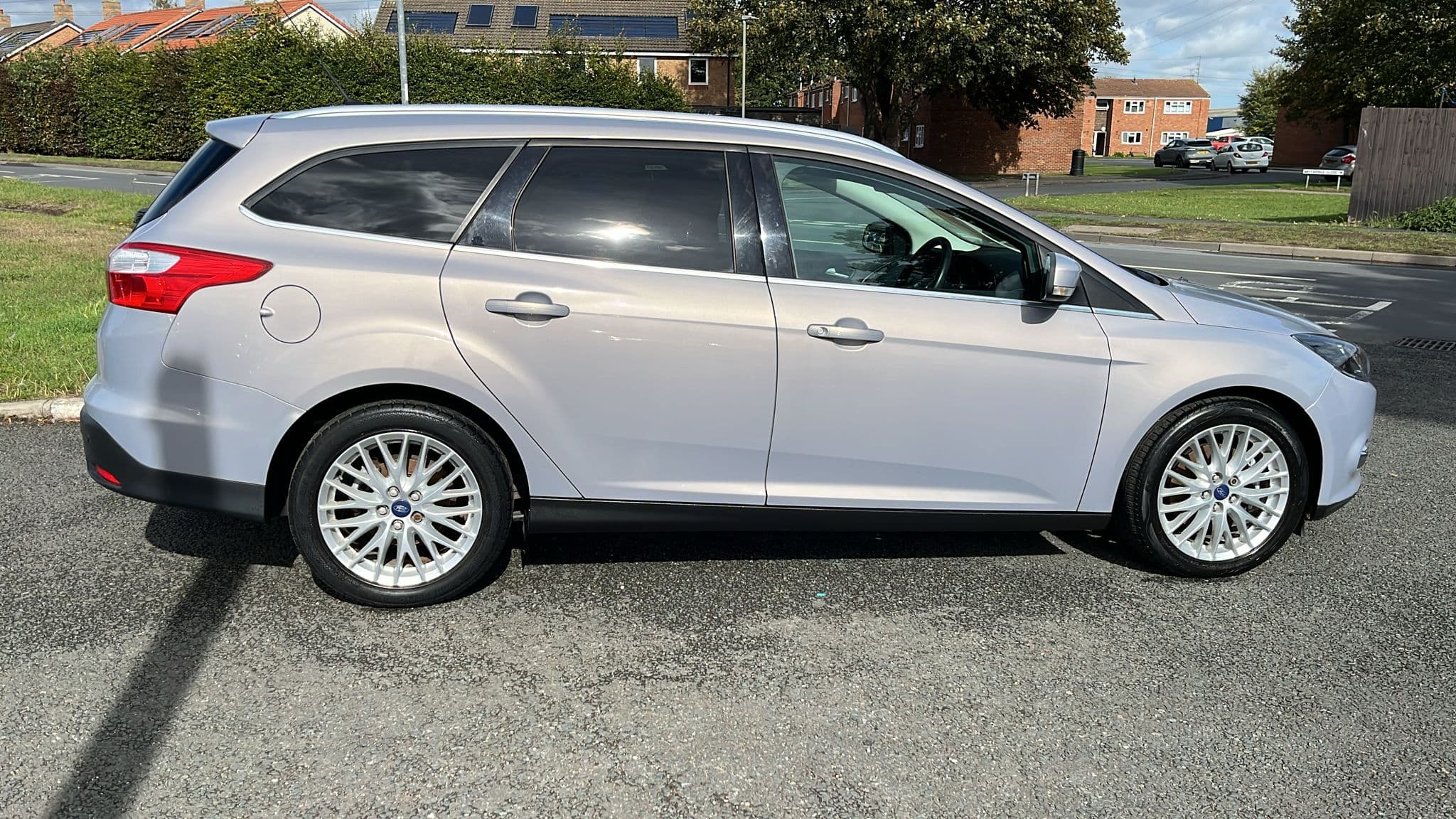 Ford Focus Zetec TDCI Auto - Image 9