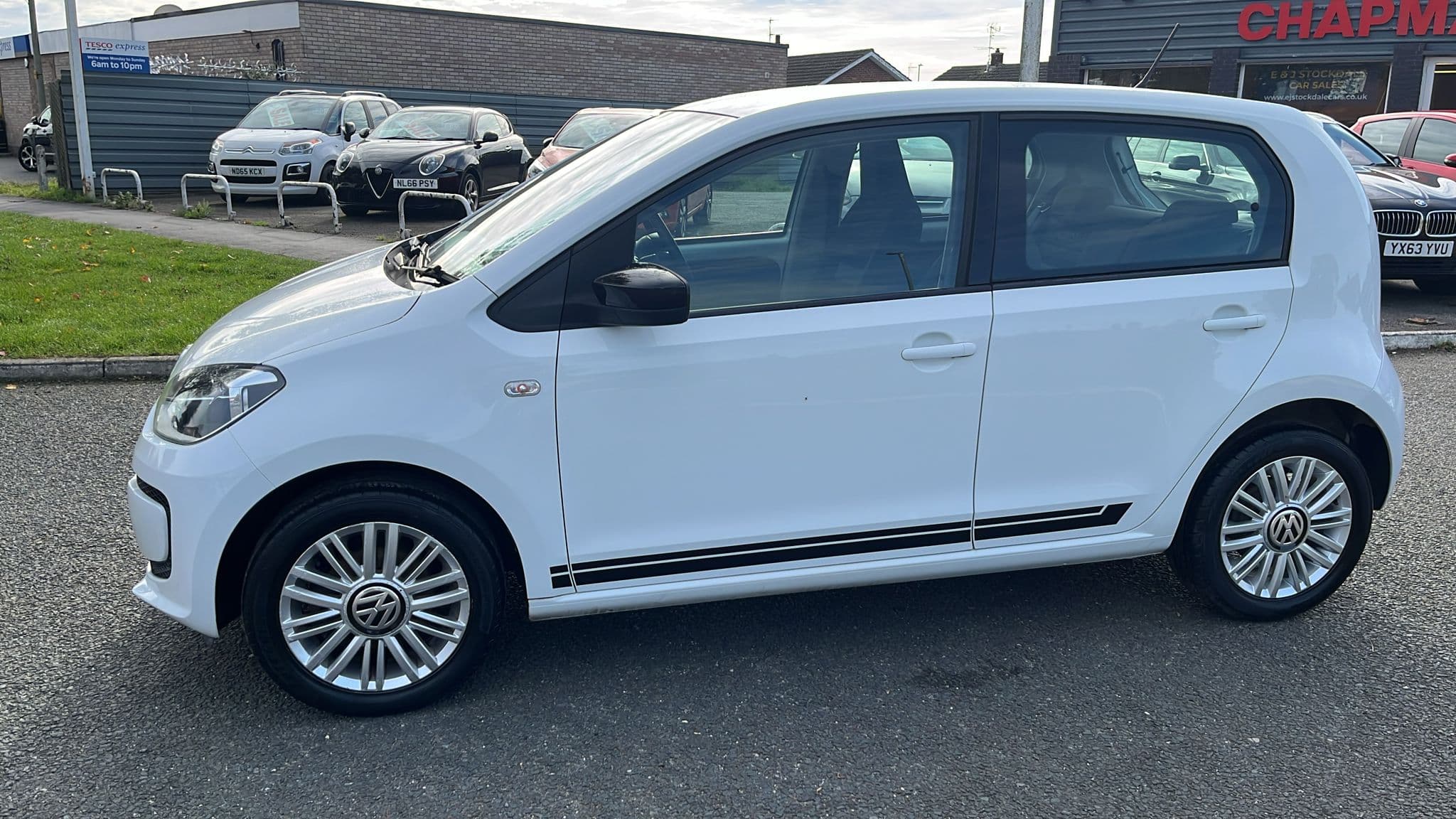 Volkswagen Look Up - Image 7