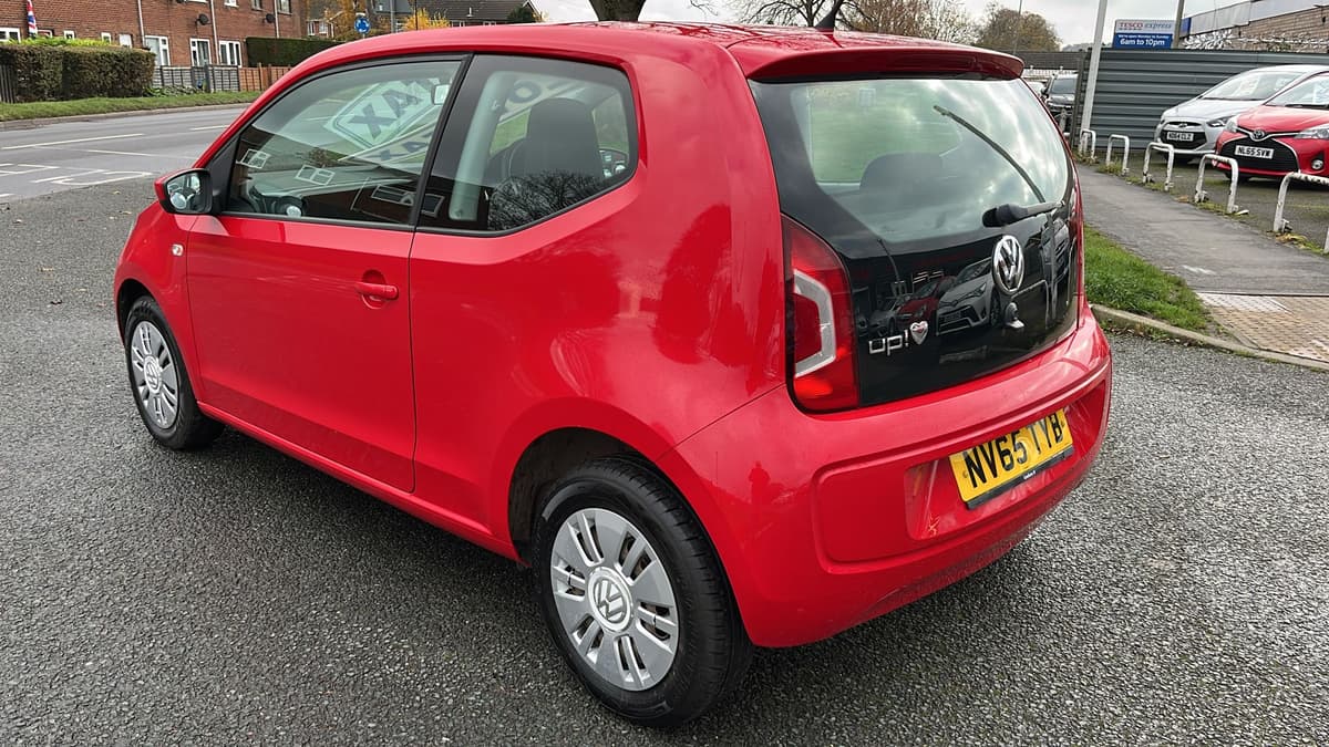 2015 Volkswagen Move Up - Image 8