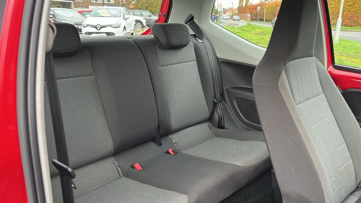 2015 Volkswagen Move Up - Image 15