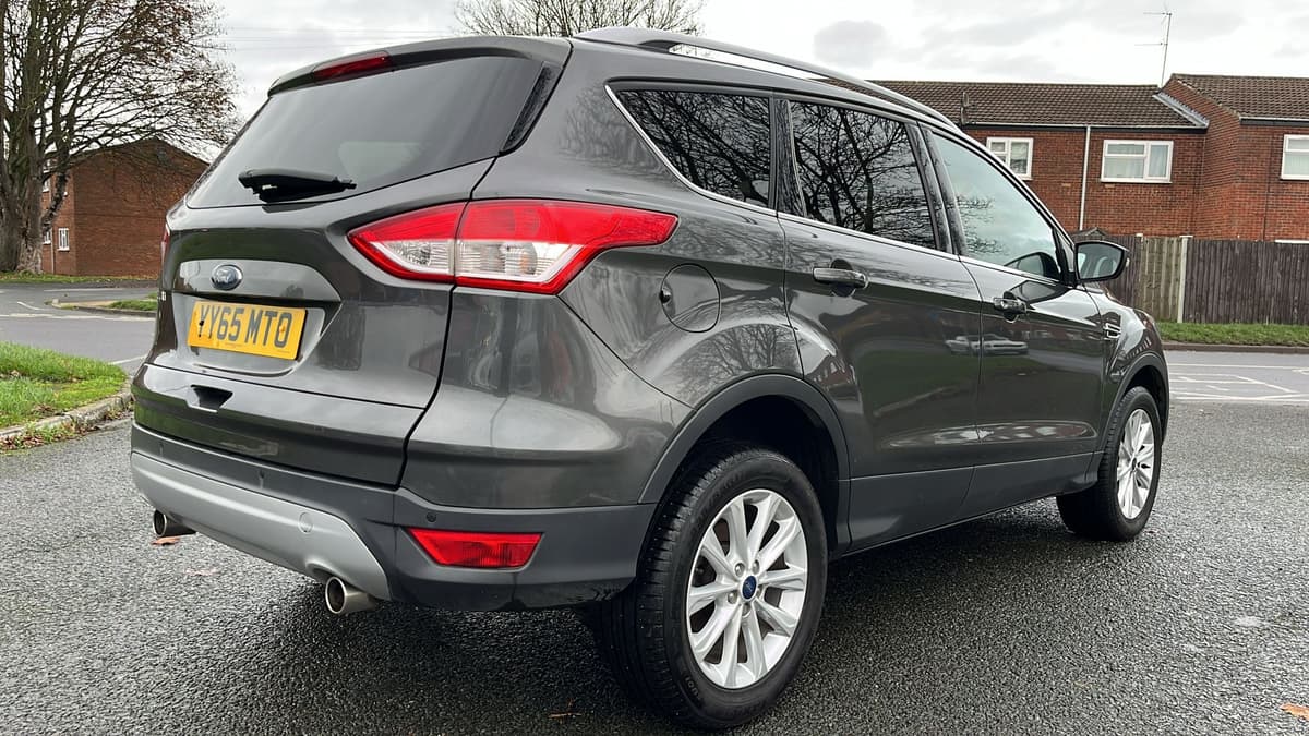2015 Ford Kuga Titanium TDCI 4x4 Auto - Image 13
