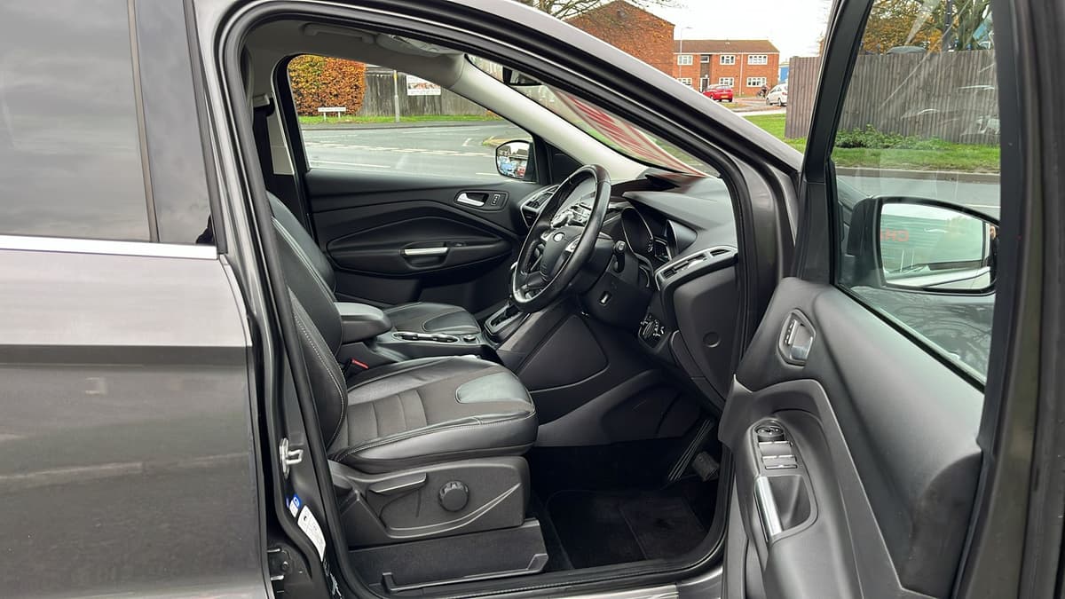 2015 Ford Kuga Titanium TDCI 4x4 Auto - Image 15