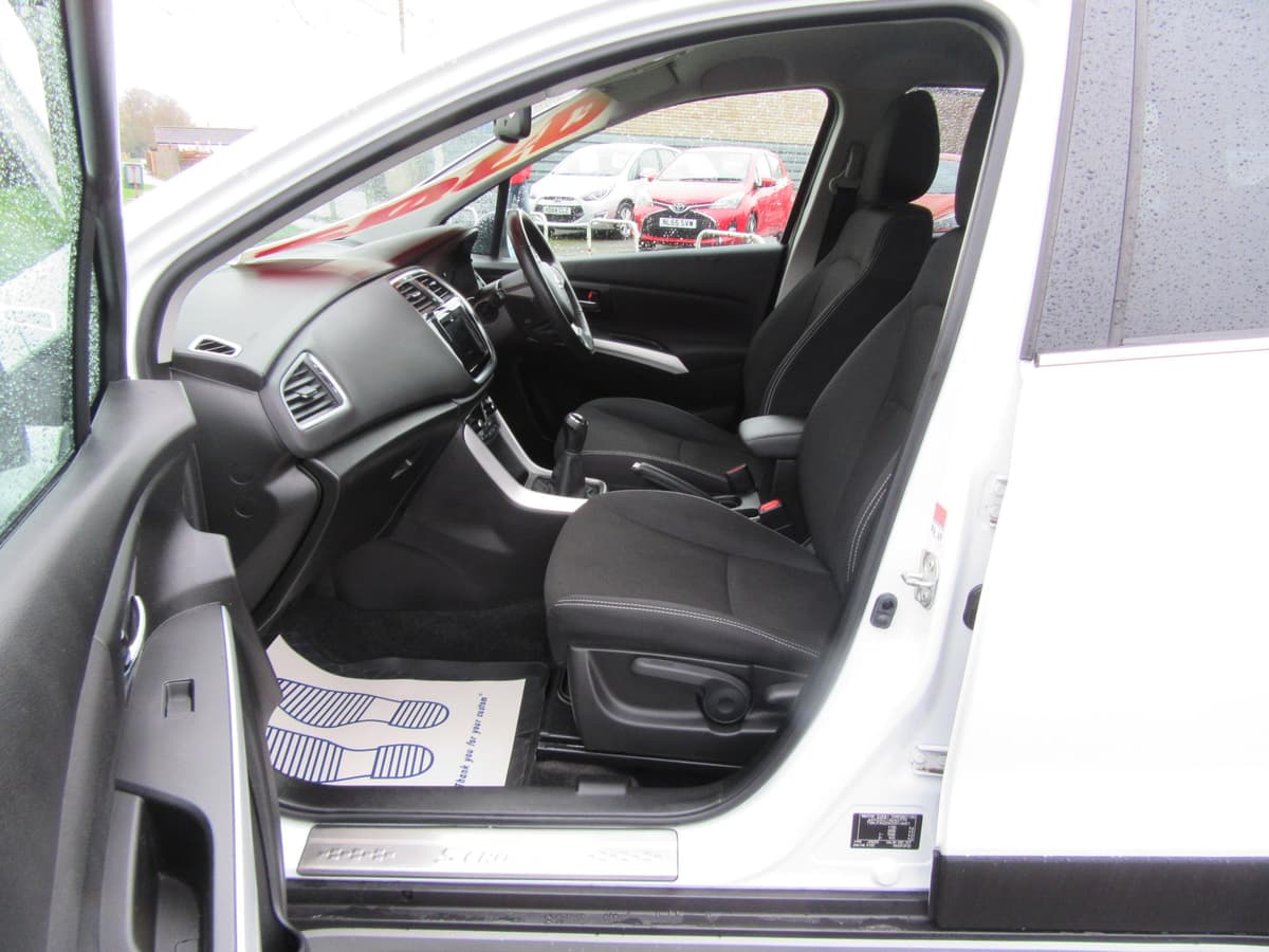 2017 Suzuki SX4 S-Cross SZ-T Boosterjet - Image 22