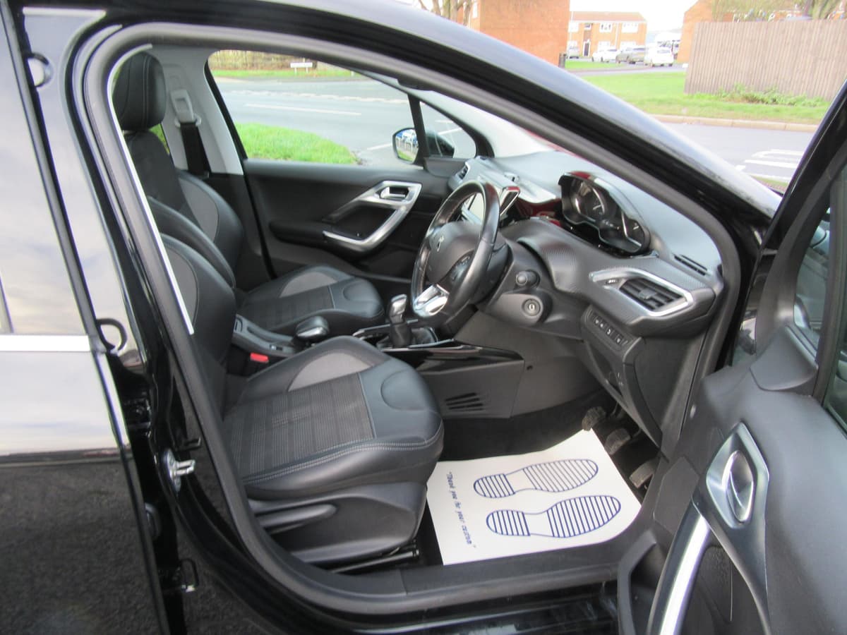 2019 Peugeot 2008 Allure Premium Blue HDi  - Image 22