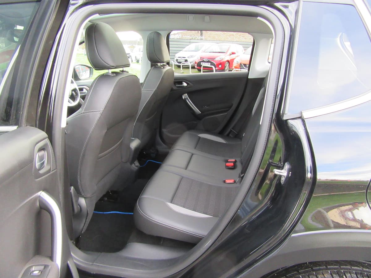 2019 Peugeot 2008 Allure Premium Blue HDi  - Image 24