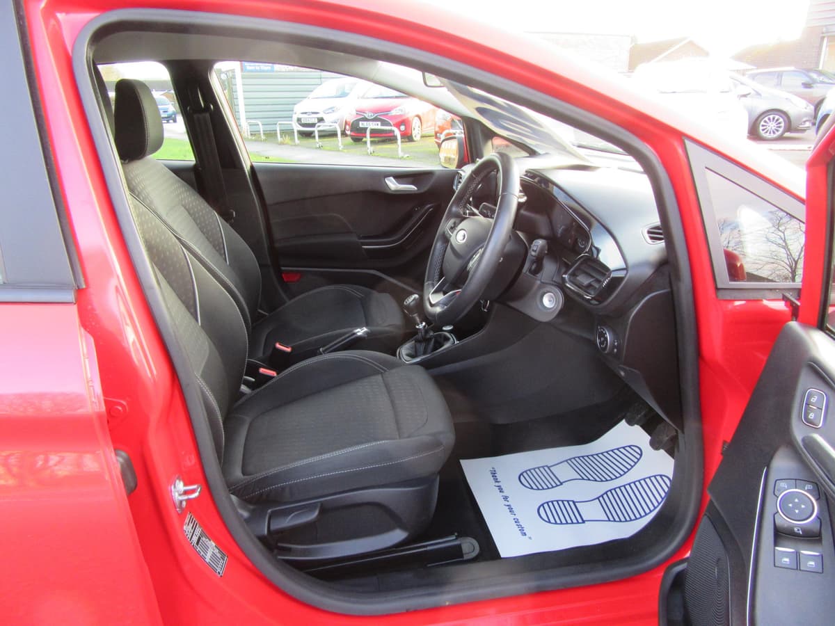 2018 Ford Fiesta Zetec T - Image 20