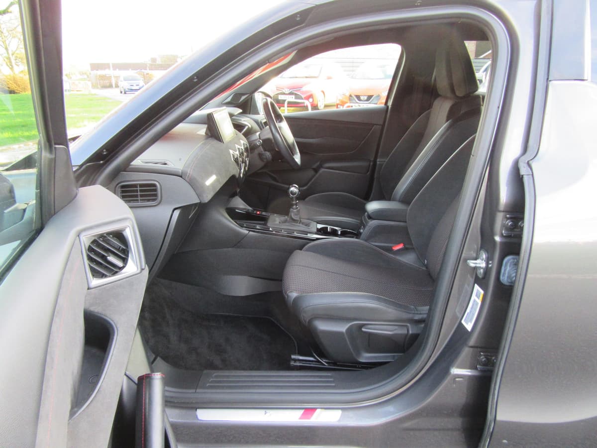 2019 DS DS3 Crossback Performance Line PureTech S/S - Image 19