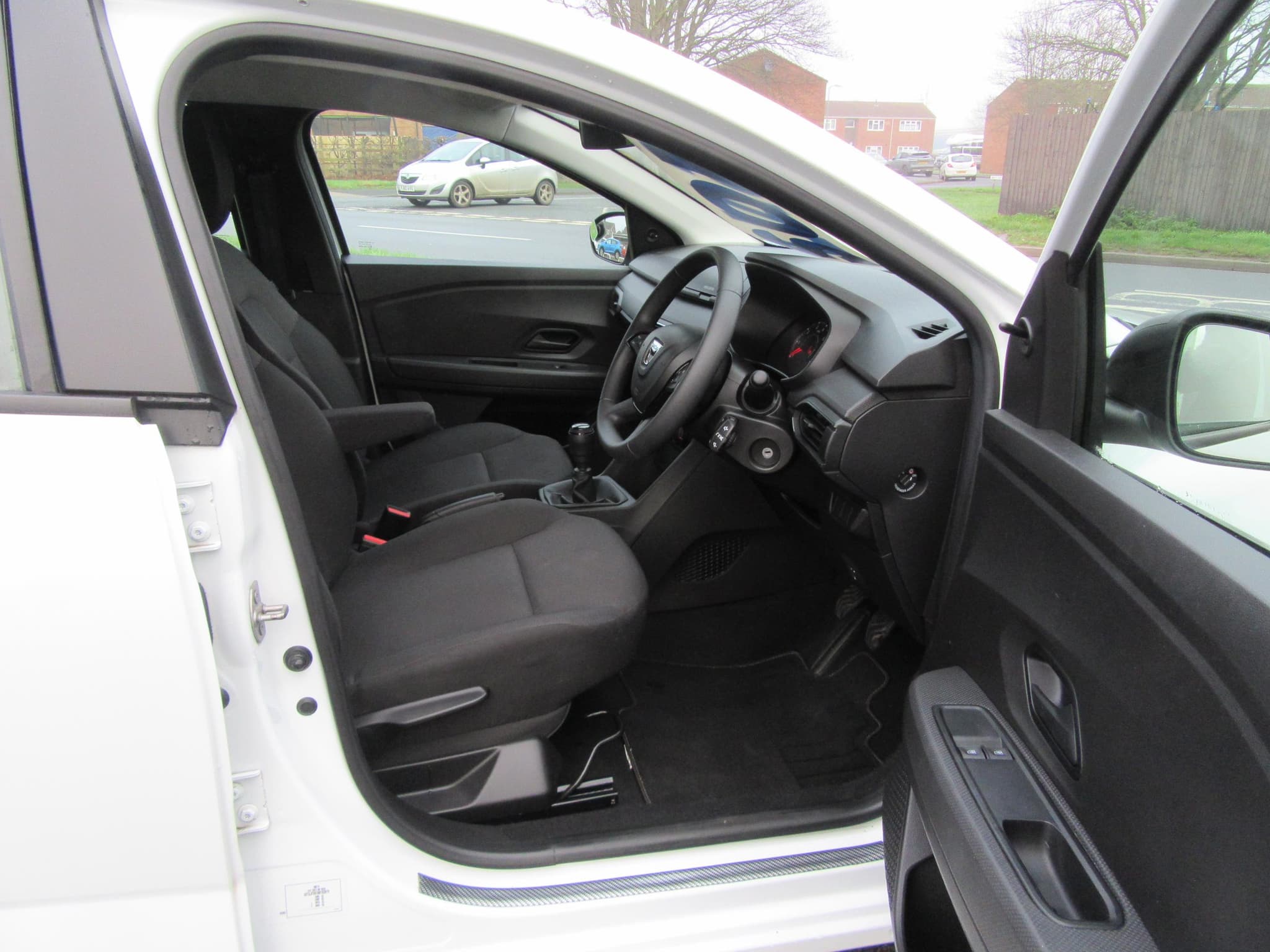 Dacia Sandero Essential SCe - Image 16