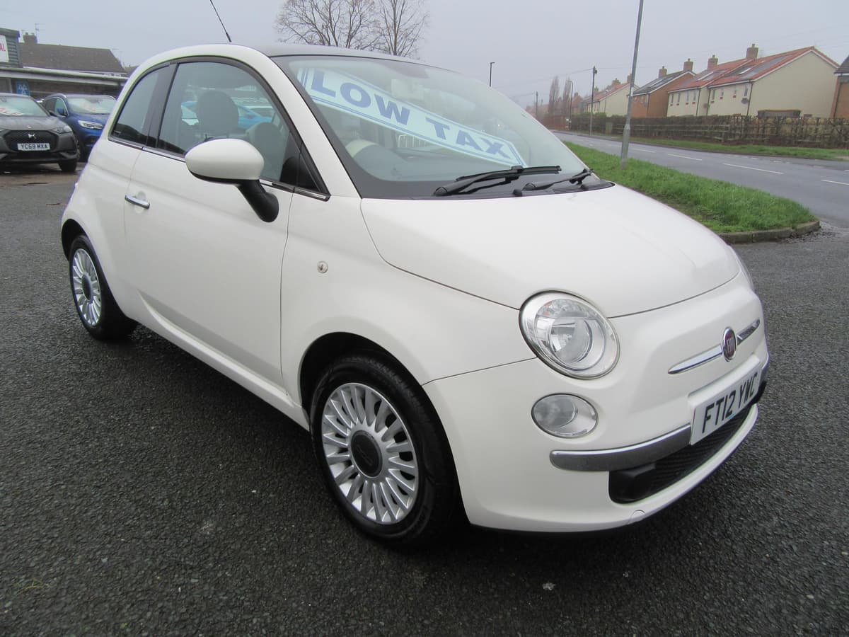 2012 Fiat 500 Lounge - Image 1
