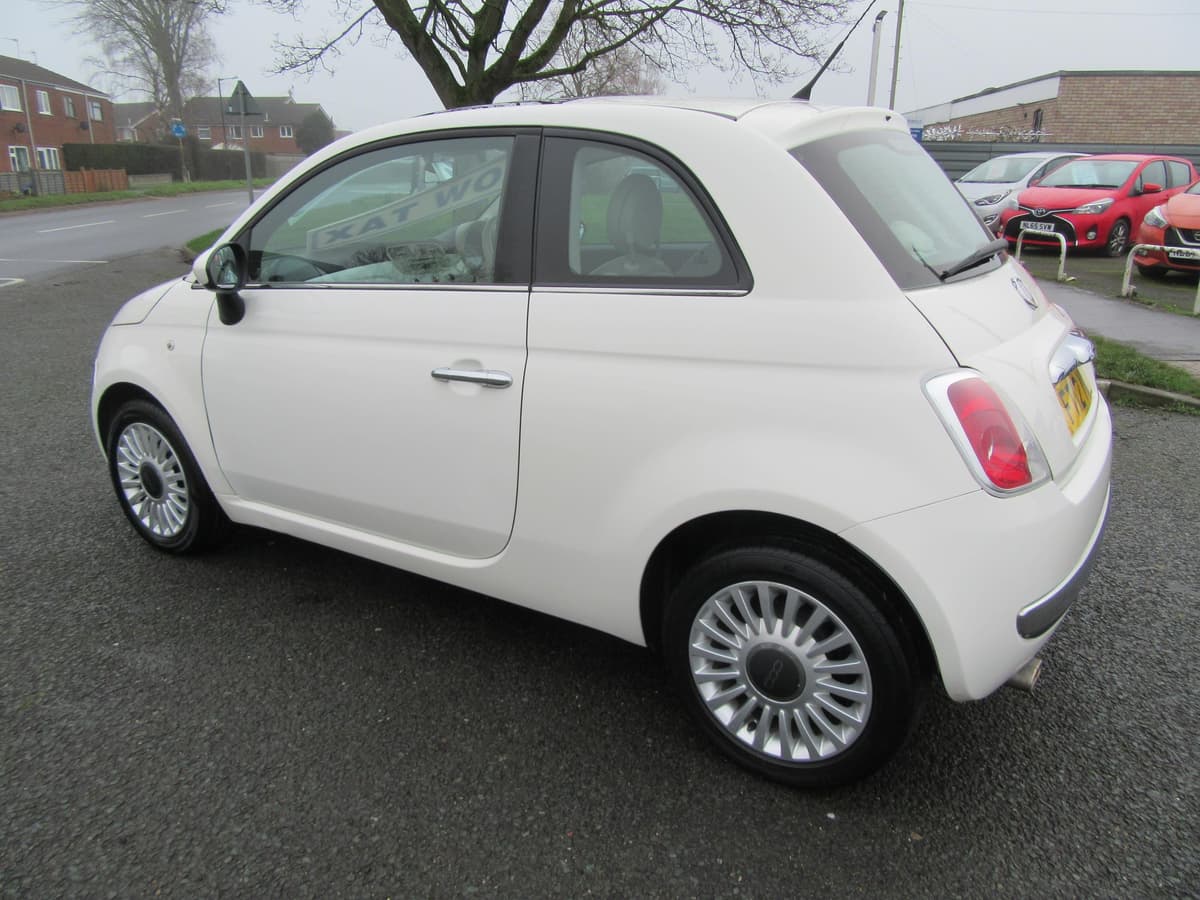 2012 Fiat 500 Lounge - Image 11