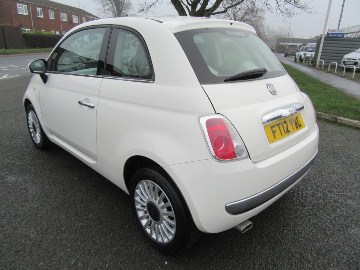 2012 Fiat 500 Lounge - Image 12