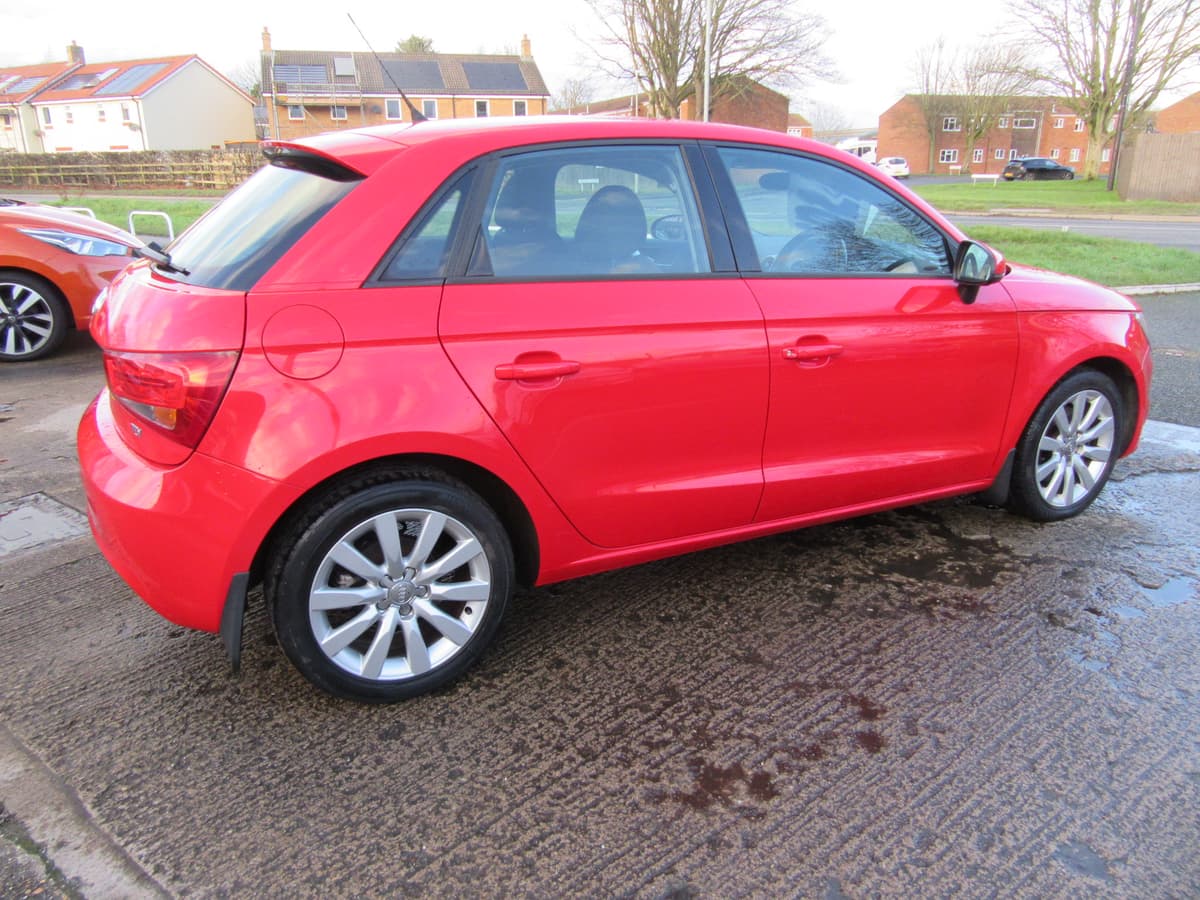 2014 Audi A1 Sportback TDI Sport - Image 13