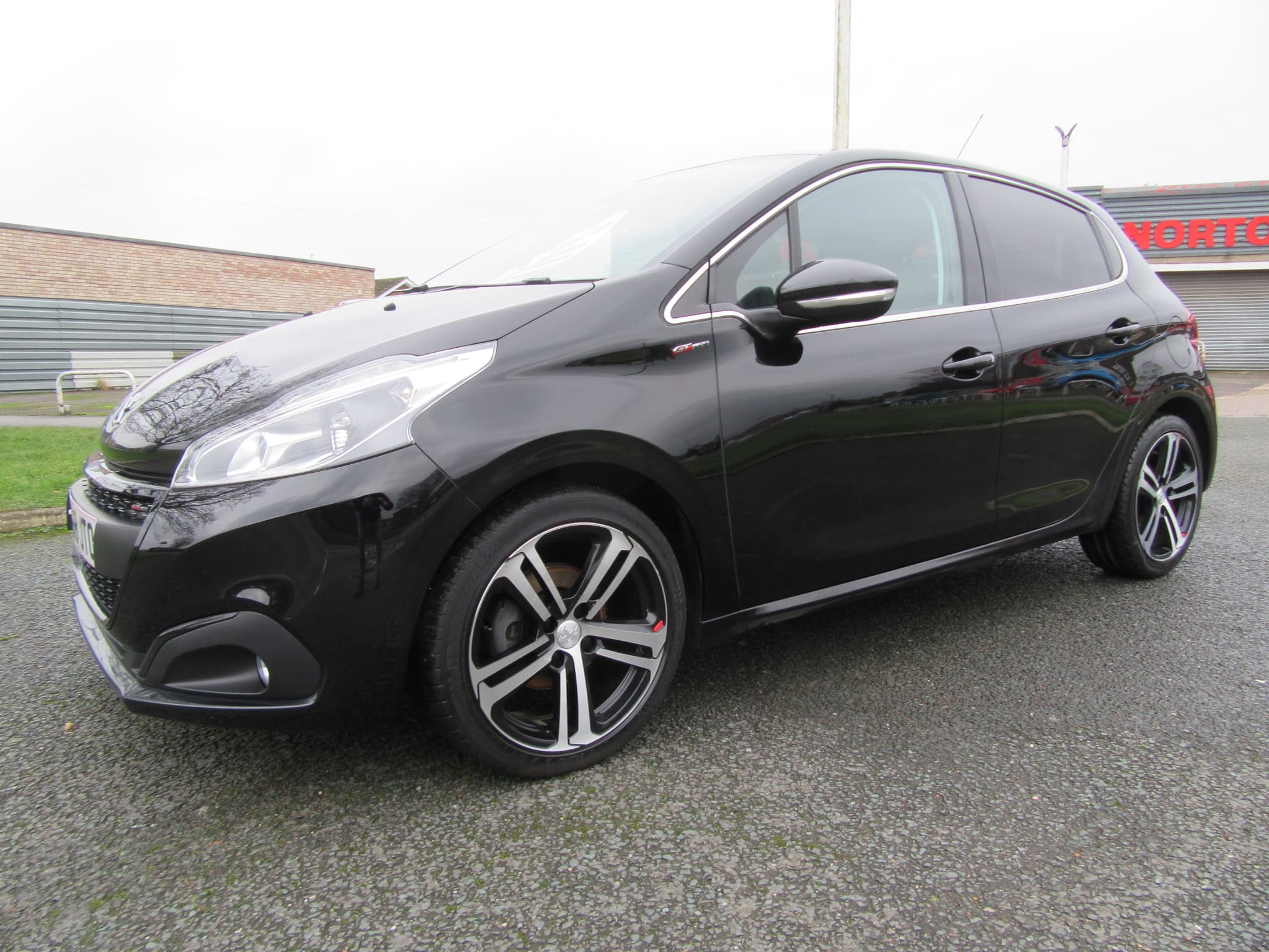 Peugeot 208 GT Line S/S - Image 8
