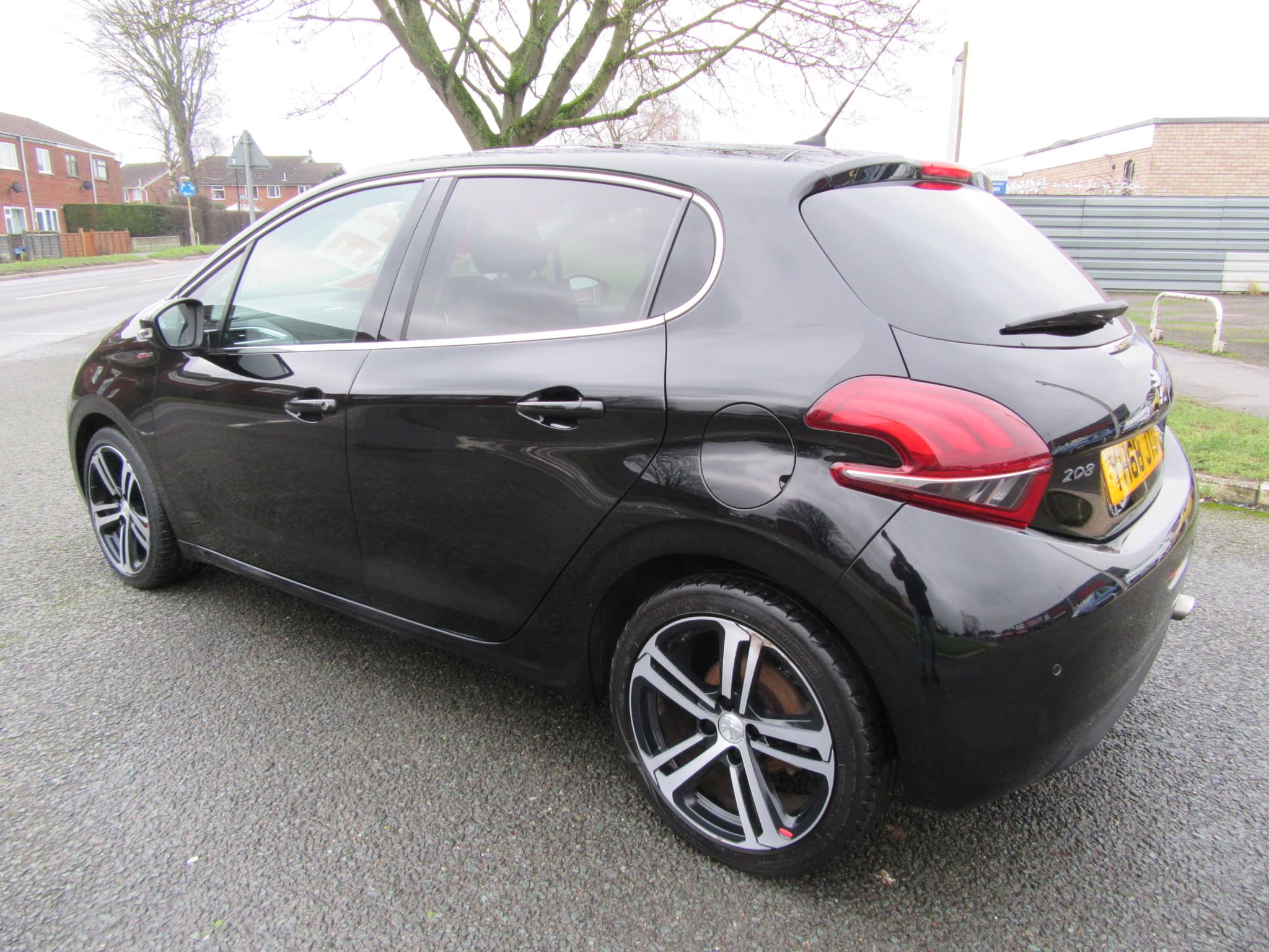Peugeot 208 GT Line S/S - Image 9
