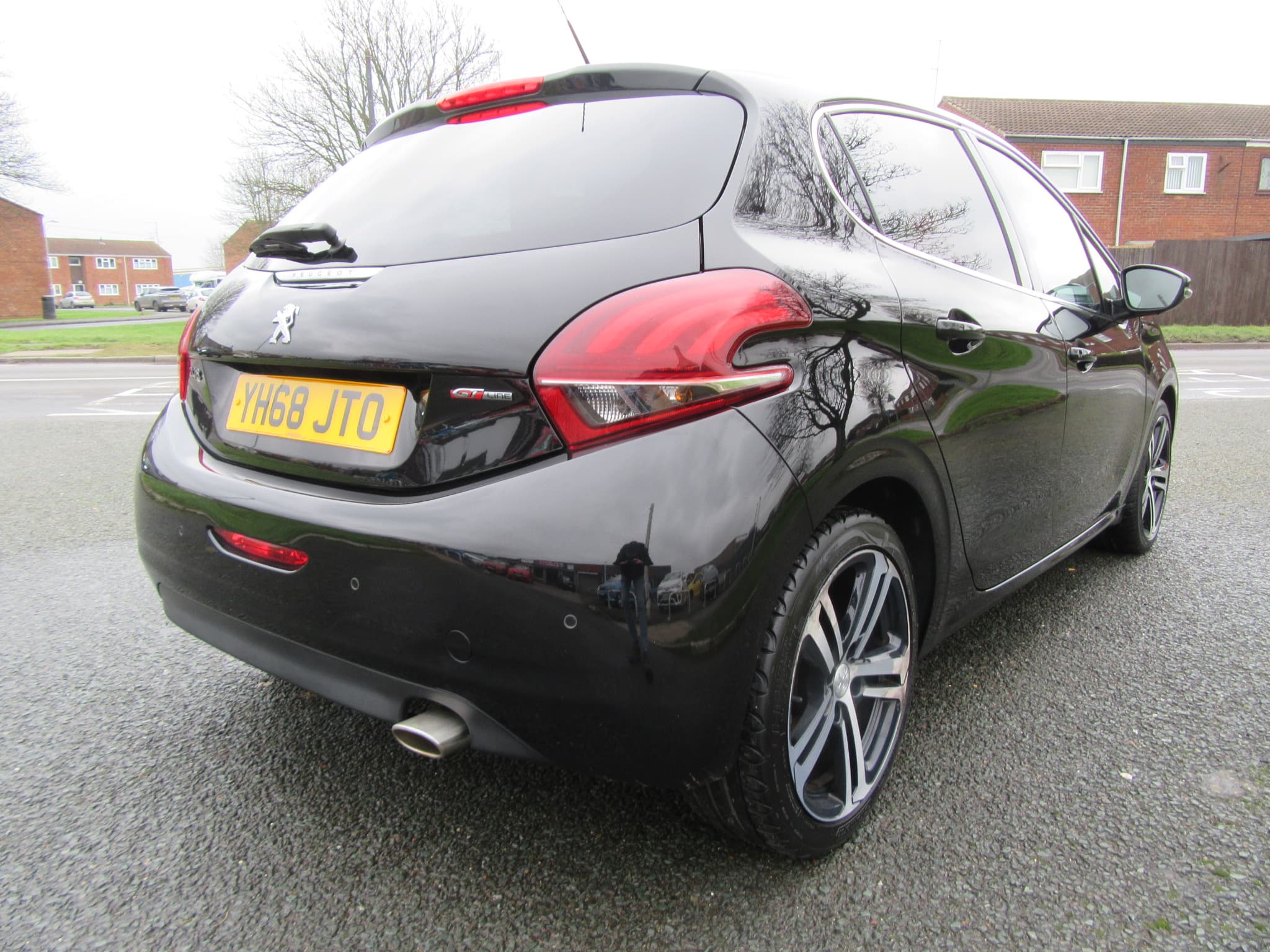 Peugeot 208 GT Line S/S - Image 12