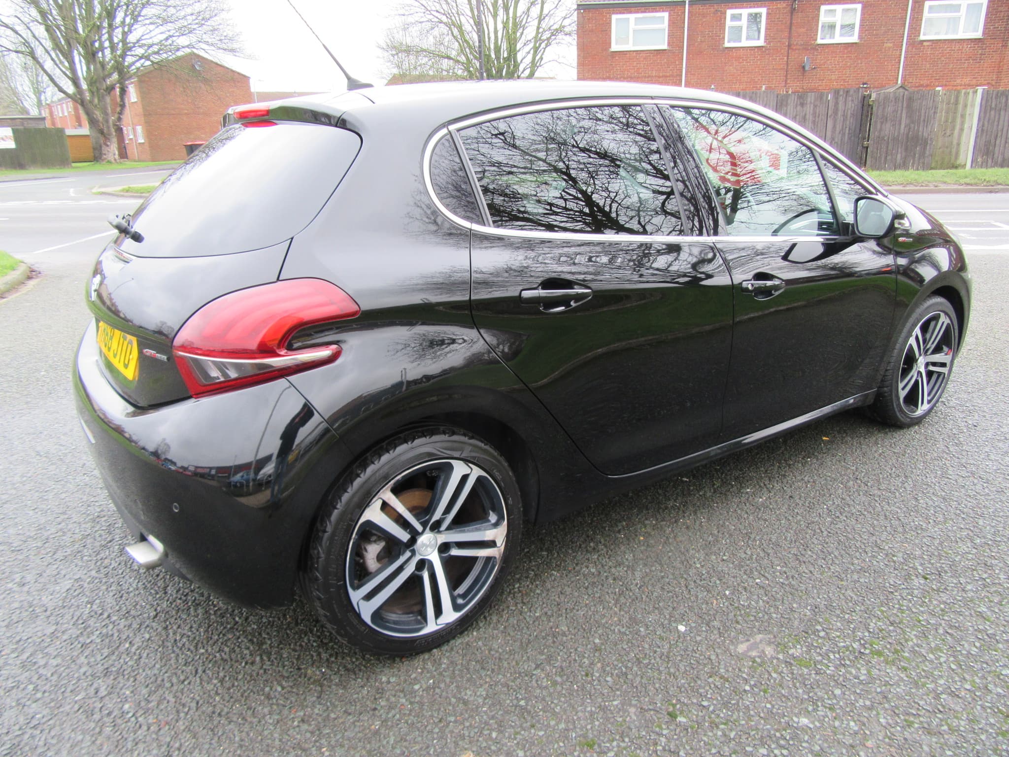 Peugeot 208 GT Line S/S - Image 13