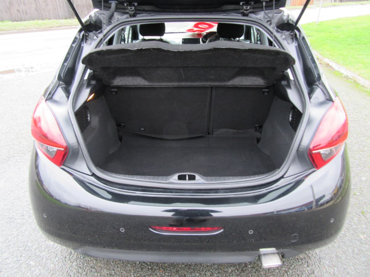 2018 Peugeot 208 GT Line S/S - Image 15