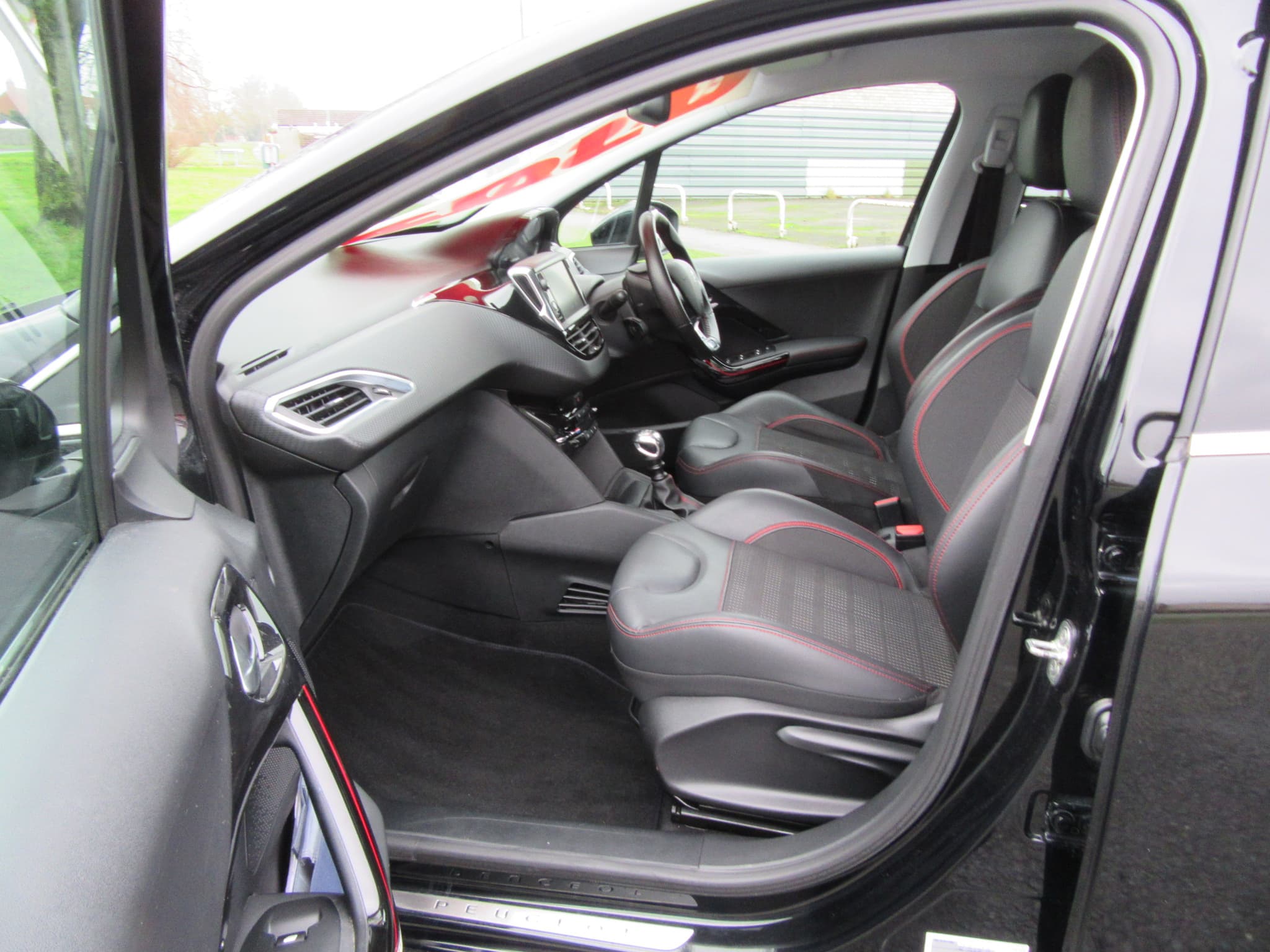 Peugeot 208 GT Line S/S - Image 19