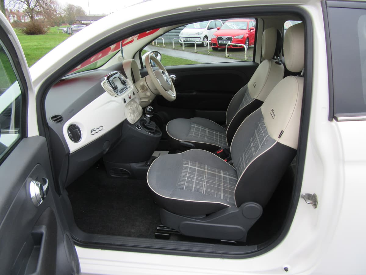 2017 Fiat 500 Lounge - Image 22