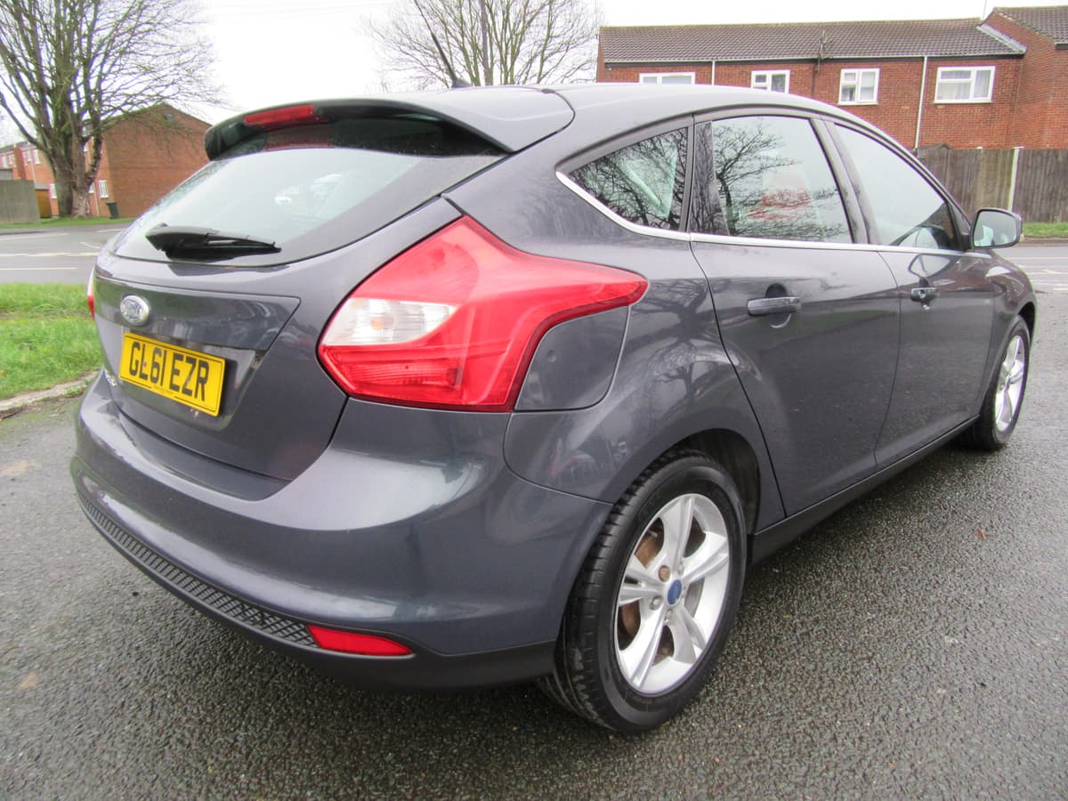 2011 Ford Focus Zetec 105 - Image 12