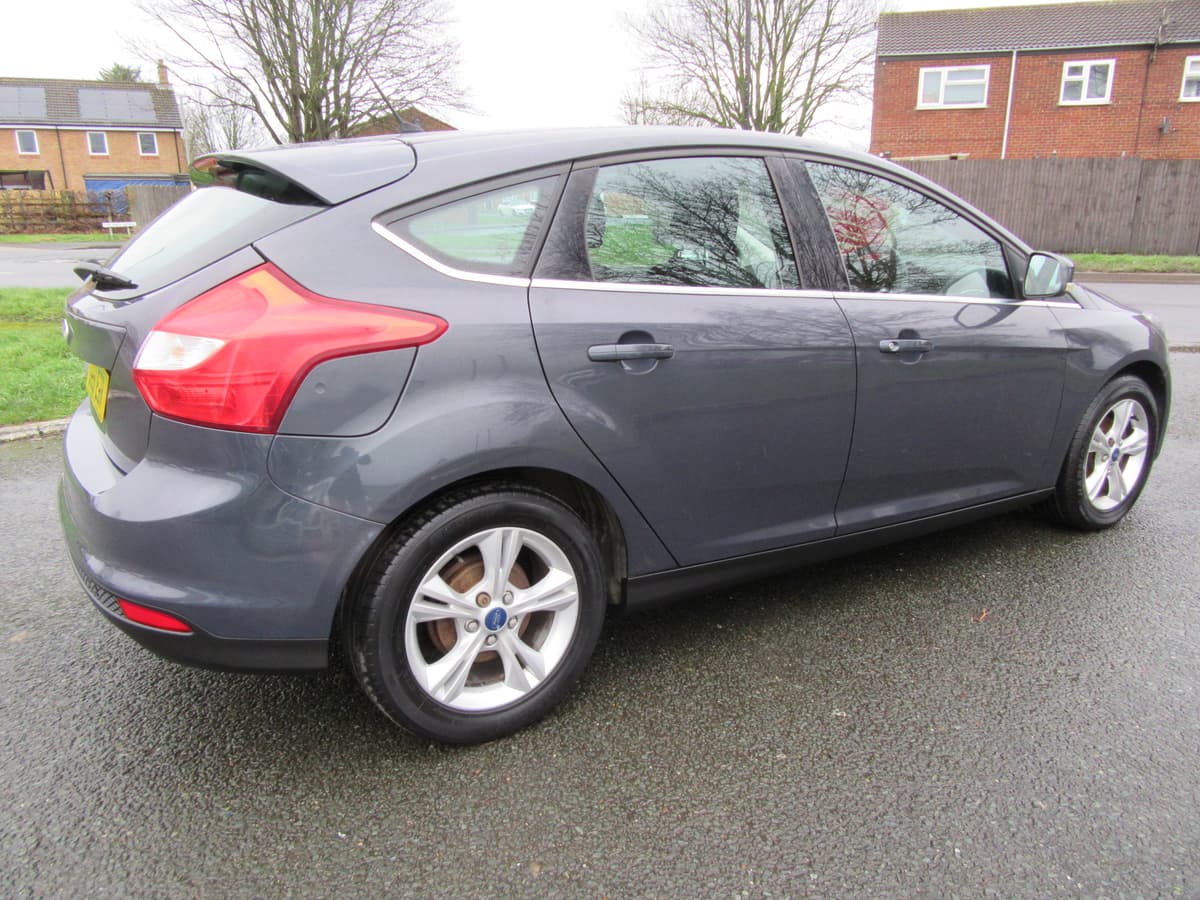 2011 Ford Focus Zetec 105 - Image 13