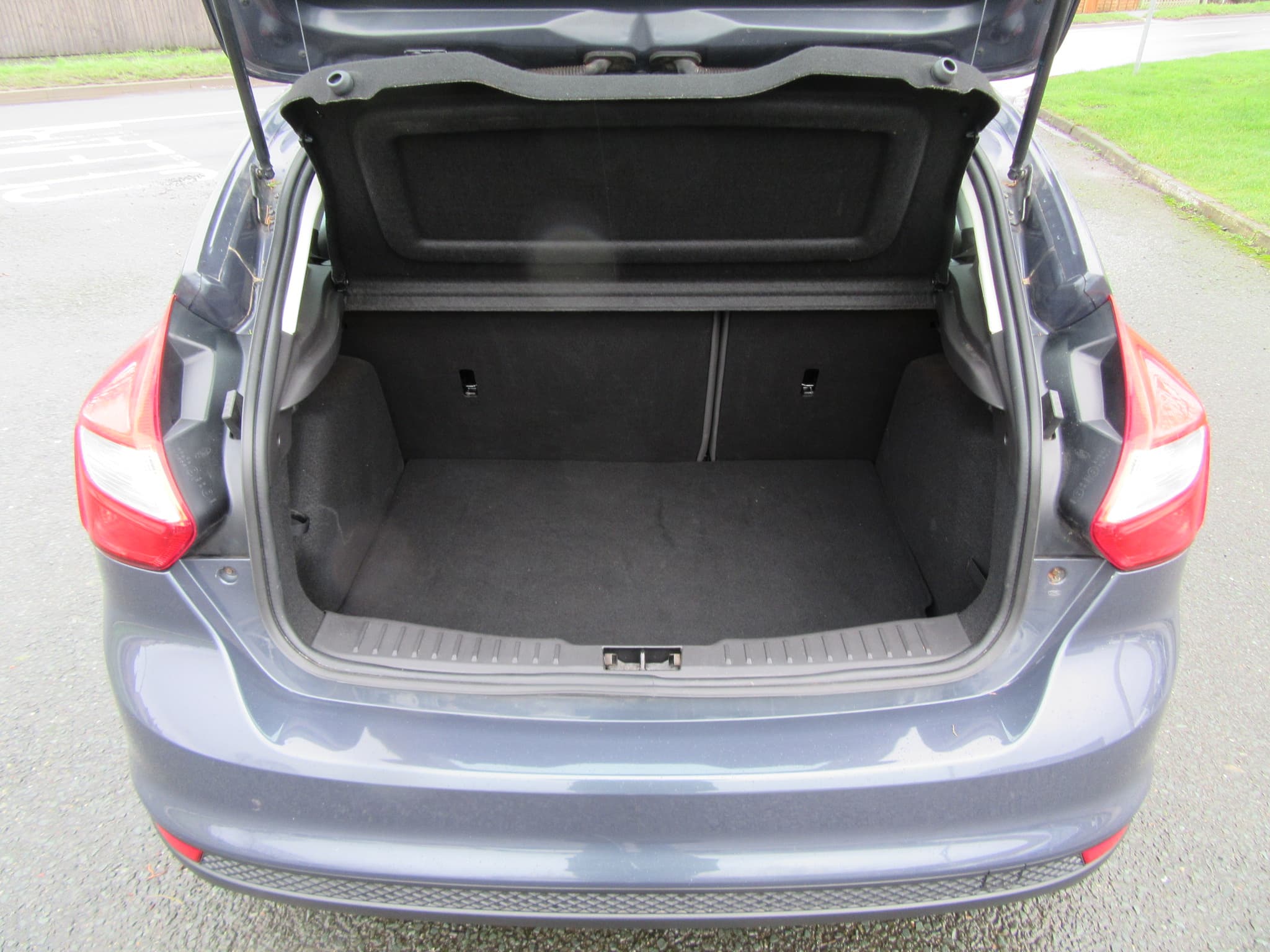 Ford Focus Zetec 105 - Image 15