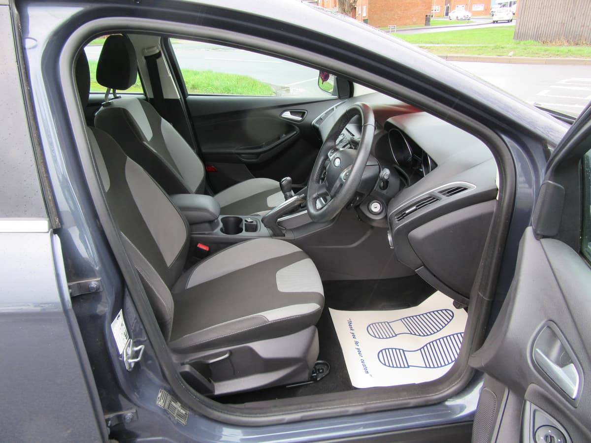 2011 Ford Focus Zetec 105 - Image 16