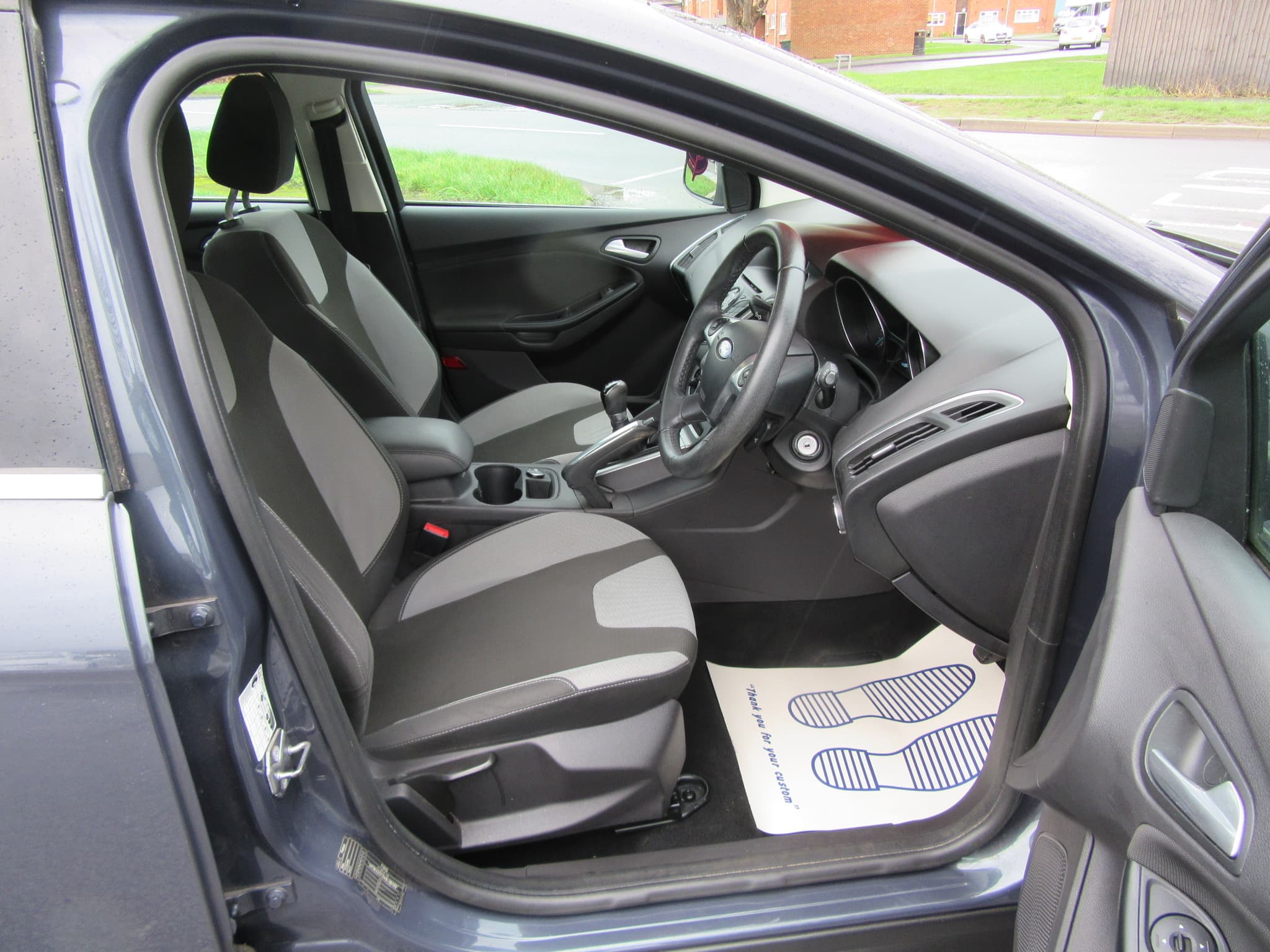 Ford Focus Zetec 105 - Image 16