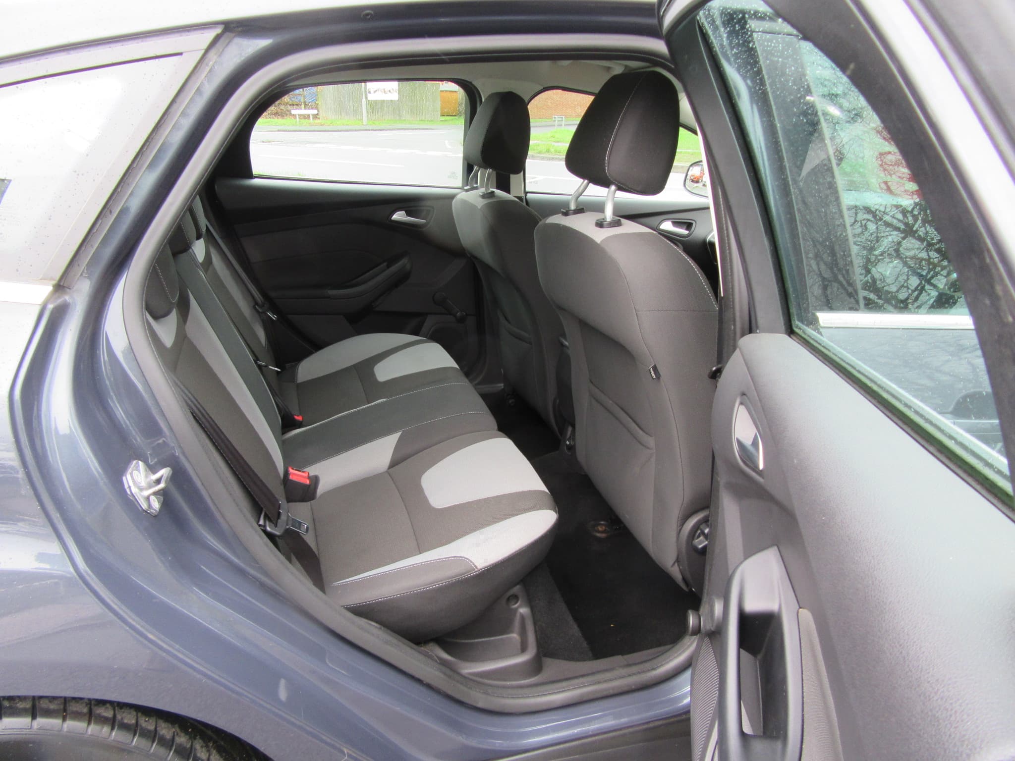 Ford Focus Zetec 105 - Image 17