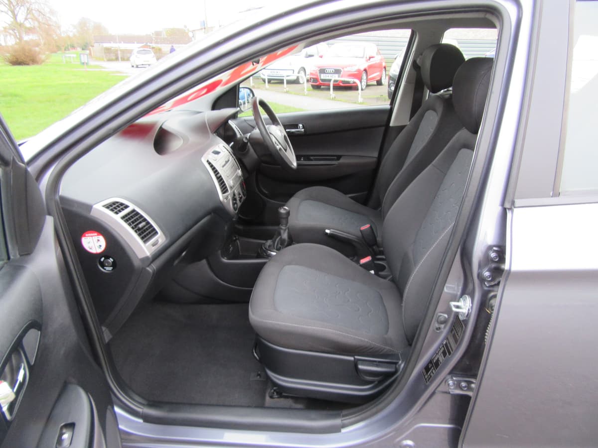 2011 Hyundai i20 Comfort - Image 20