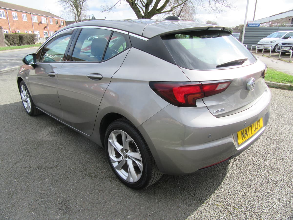 2017 Vauxhall Astra SRi - Image 9