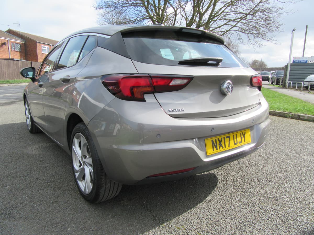 2017 Vauxhall Astra SRi - Image 10