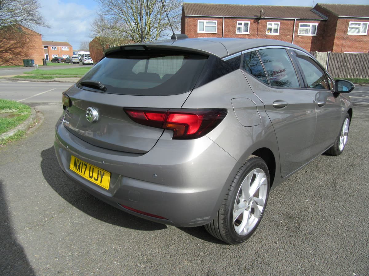 2017 Vauxhall Astra SRi - Image 11
