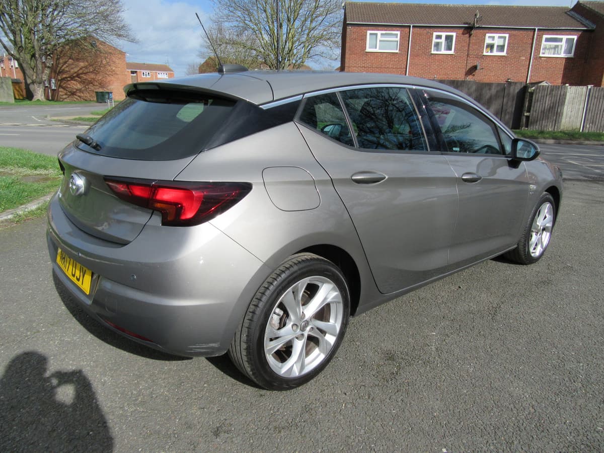 2017 Vauxhall Astra SRi - Image 12