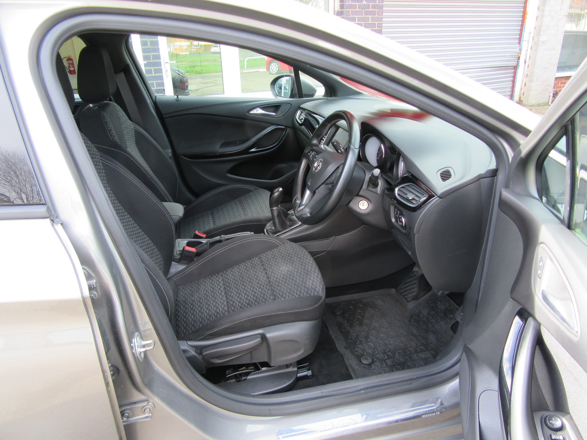 Vauxhall Astra SRi - Image 15