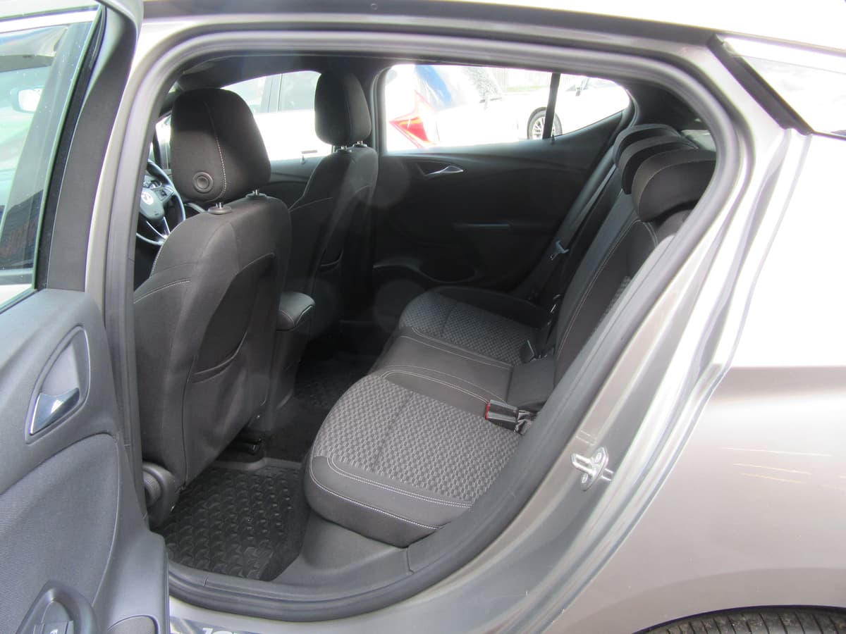 2017 Vauxhall Astra SRi - Image 17