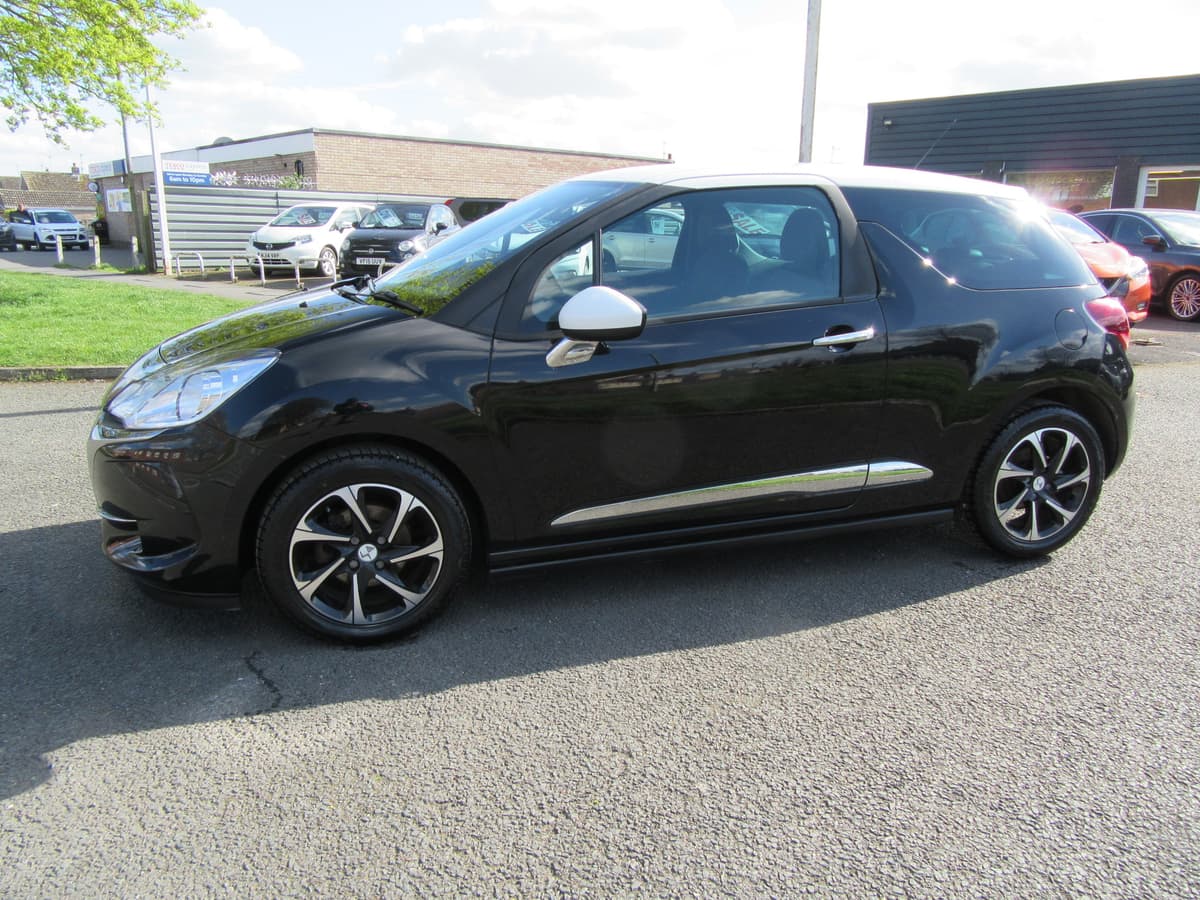 2017 DS DS3 Elegance Blue HDi S/S - Image 8