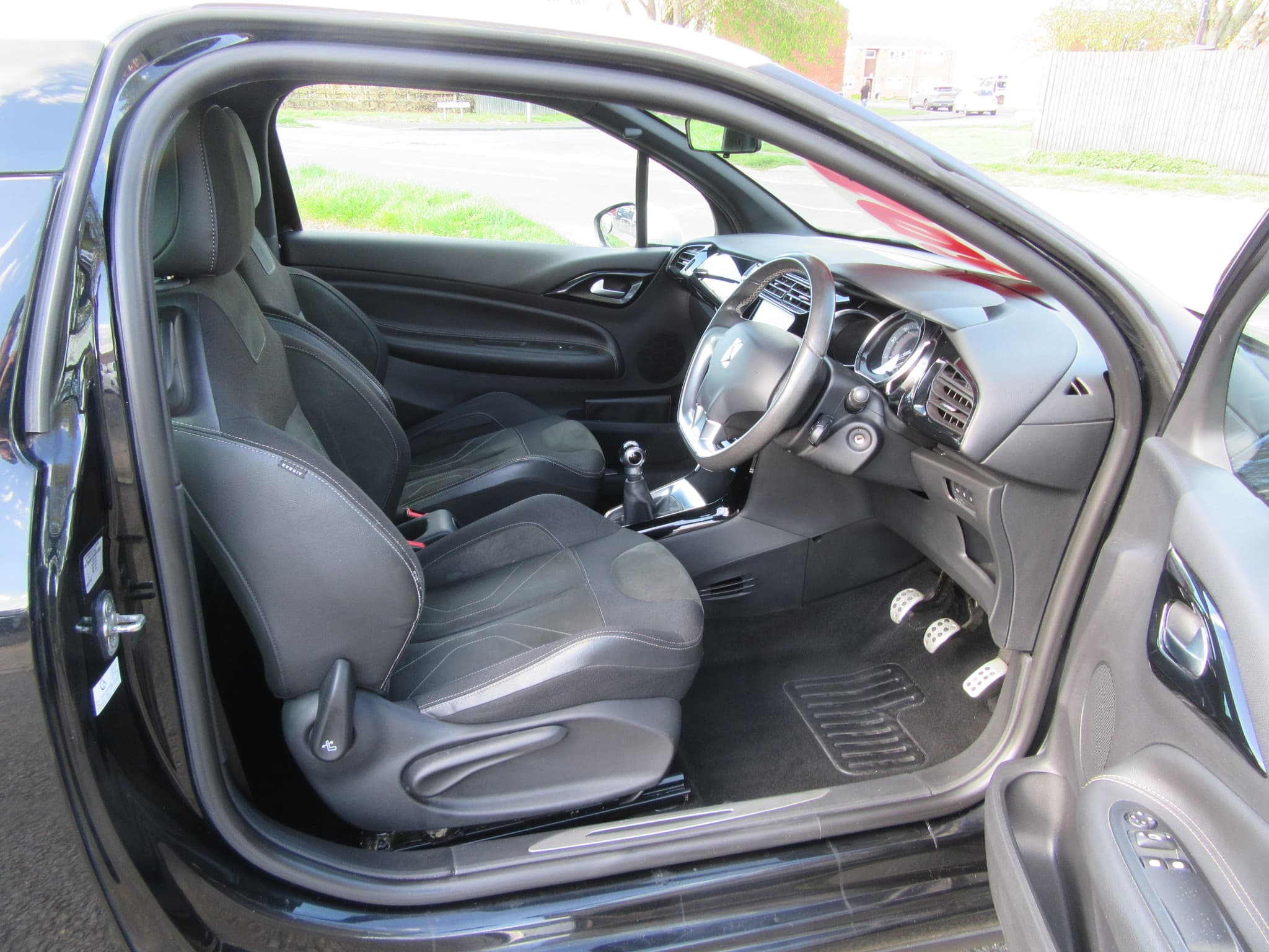 DS DS3 Elegance Blue HDi S/S - Image 16