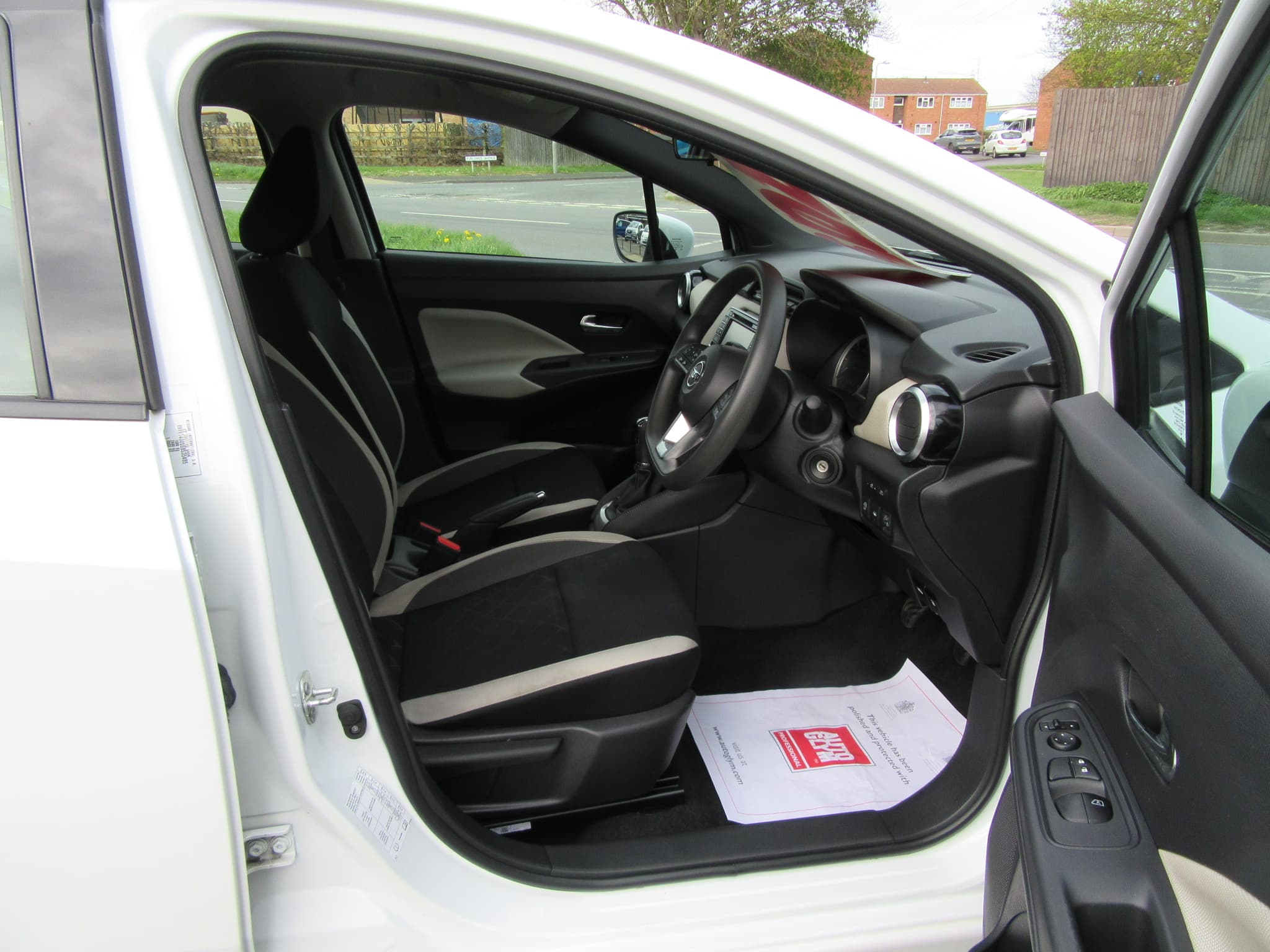 Nissan Micra Acenta dCi - Image 16