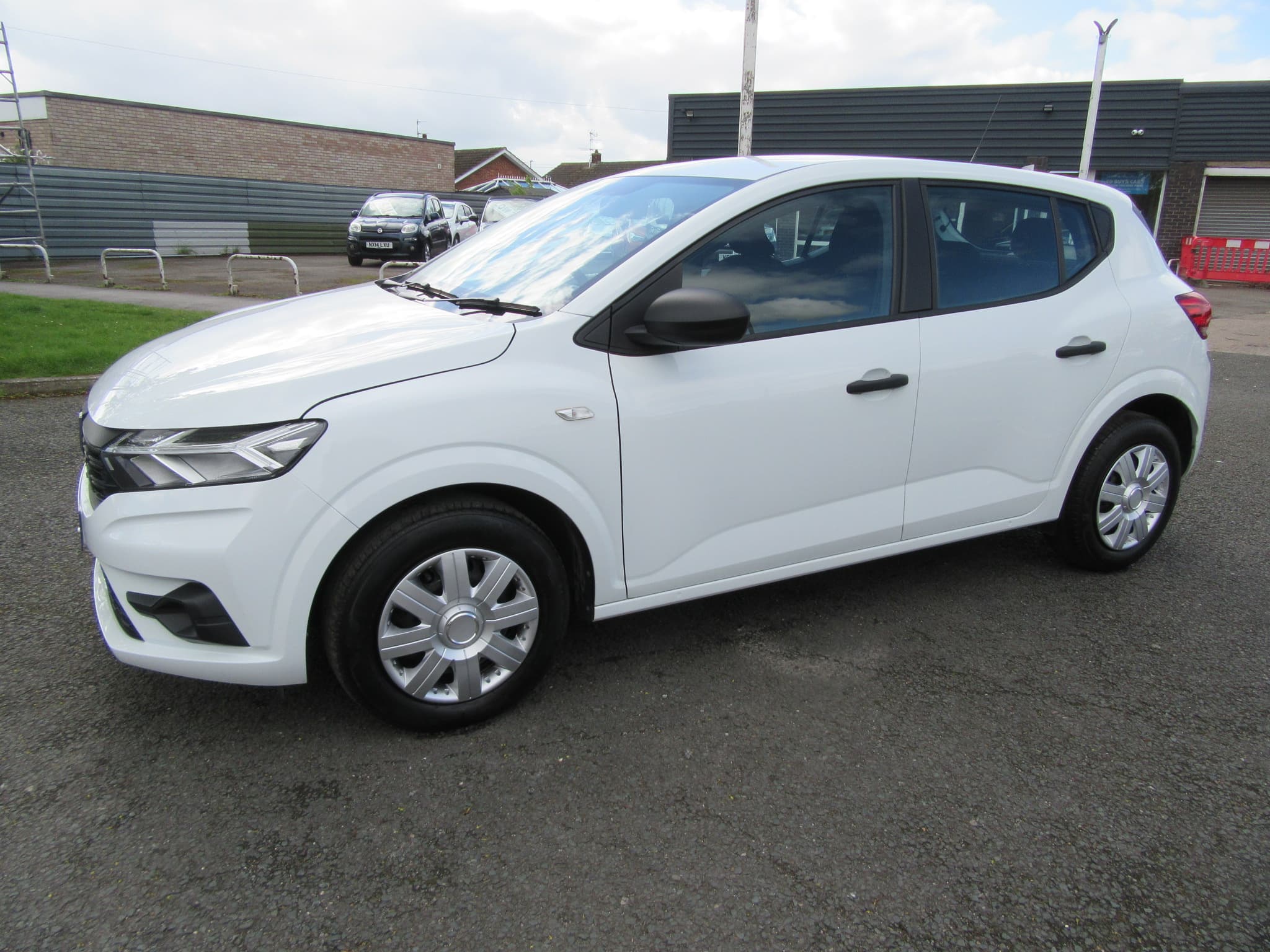 Dacia Sandero Essential SCe - Image 7